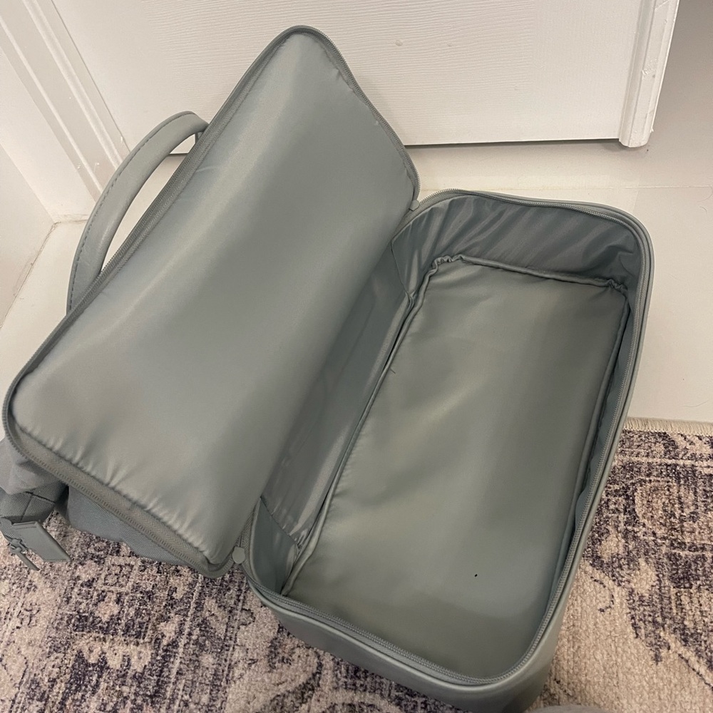 BEIS Sleek Gray Travel Bag